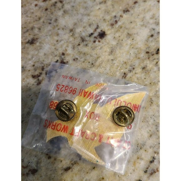 Vintage Lions Club Pin MD19 1981 BC Canada Washington Idaho Atlanta Dove Peace - Picture 2 of 11